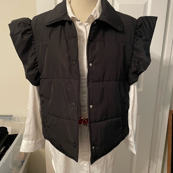 New Black Ruffled sleeveless collared Puffy Vest Coat one size, puffer jacket - Picture 9 of 9